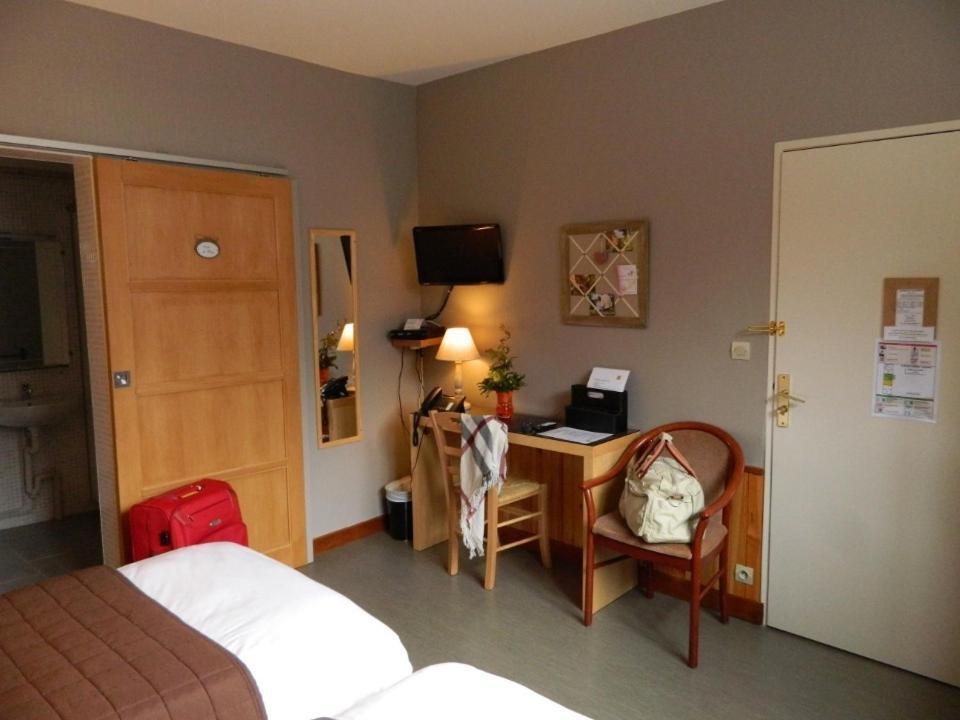 Logis - Auberge Du Colombier Guines Ruang foto