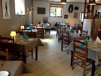 Logis - Auberge Du Colombier Guines Bagian luar foto