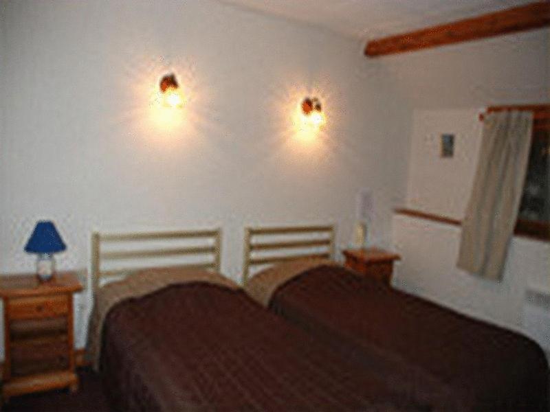 Logis - Auberge Du Colombier Guines Bagian luar foto